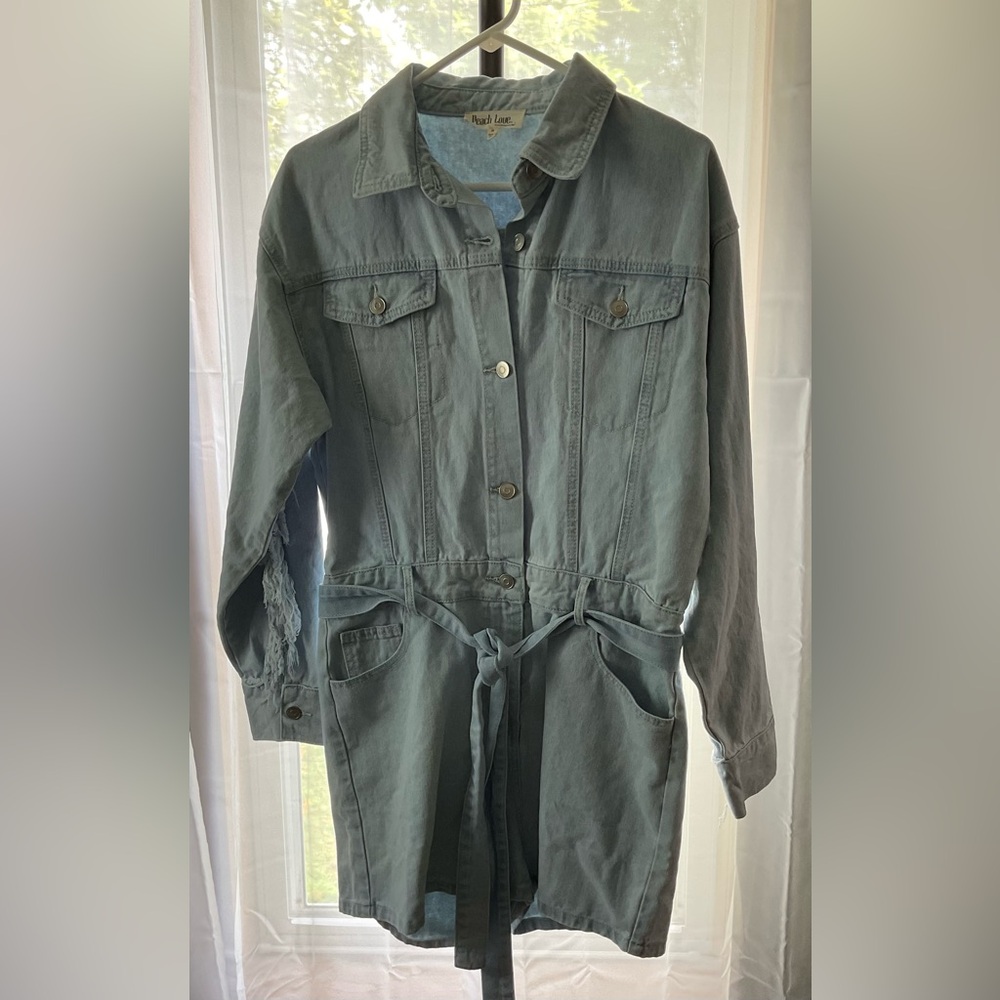 EUC, Peach Love California Blue Long Sleeve Romper, Size Medium